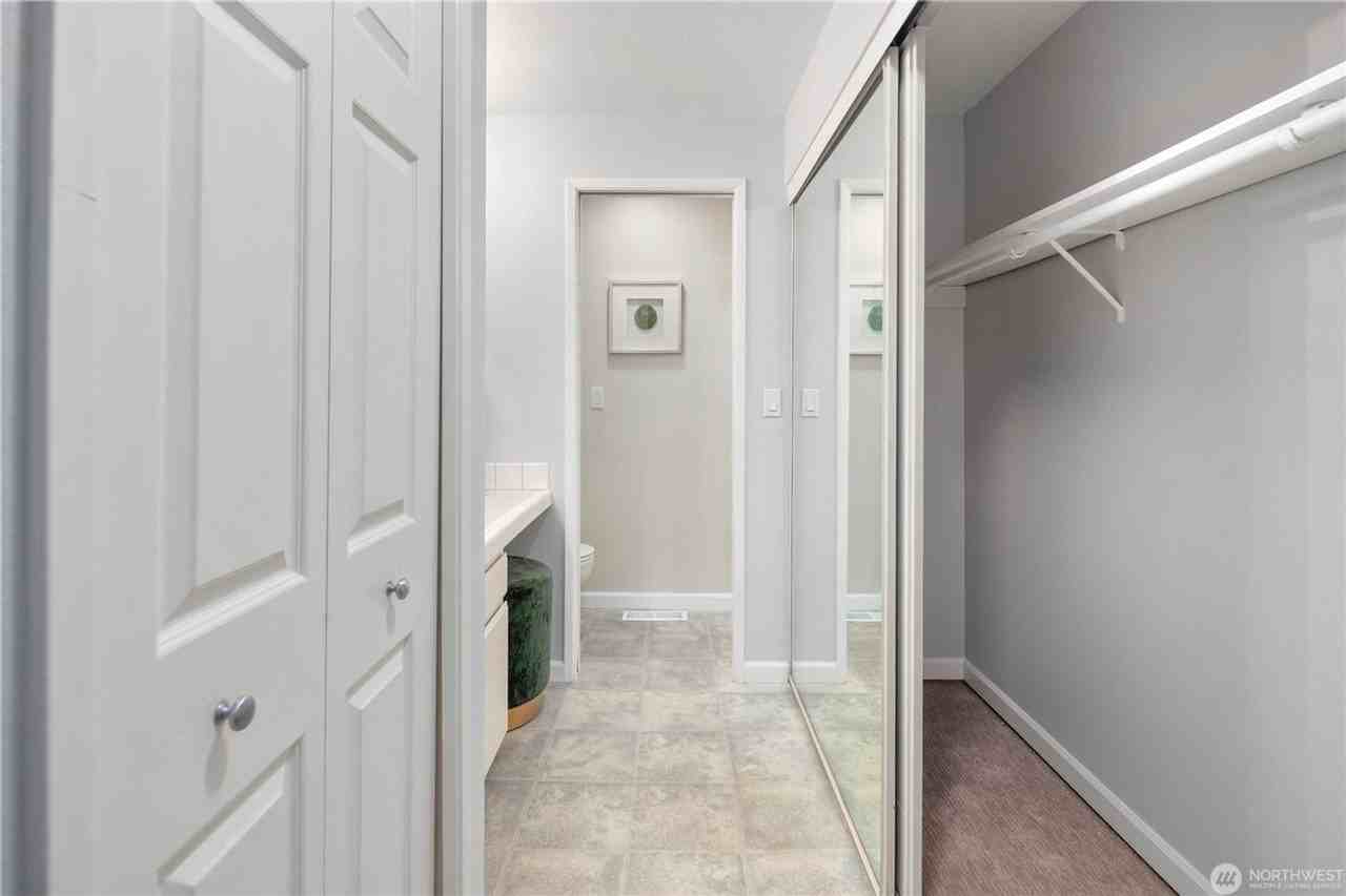 9906 Ne 124th St - Photo 5 of 39