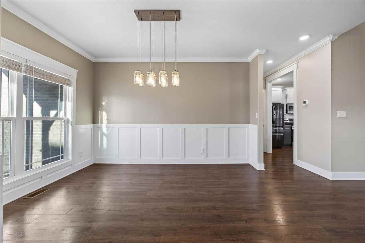 325 Piedmont Pl - Photo 7 of 50