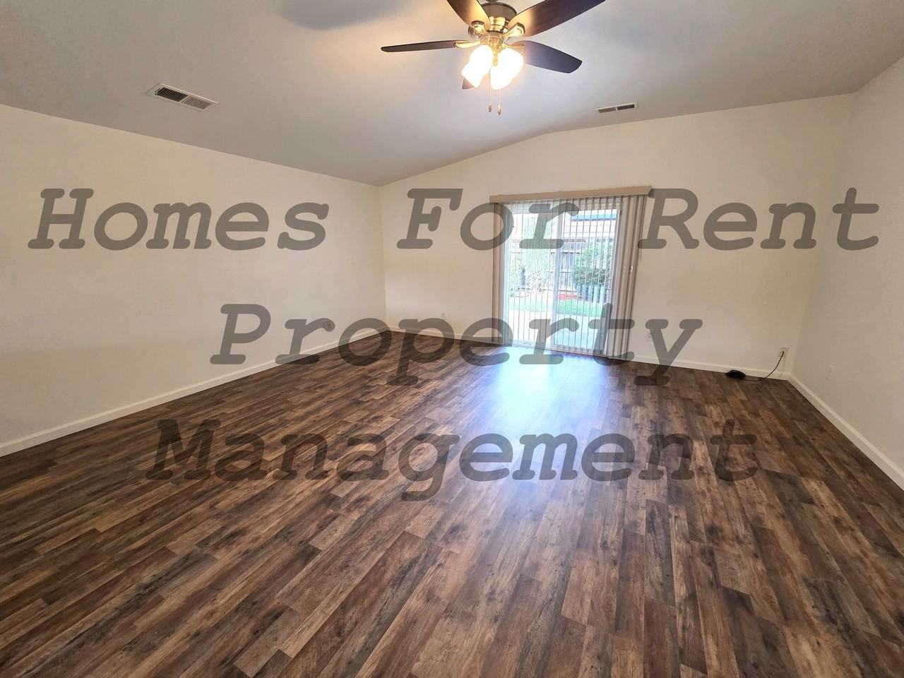 1914 Pioneer Ave - Photo 2 of 14