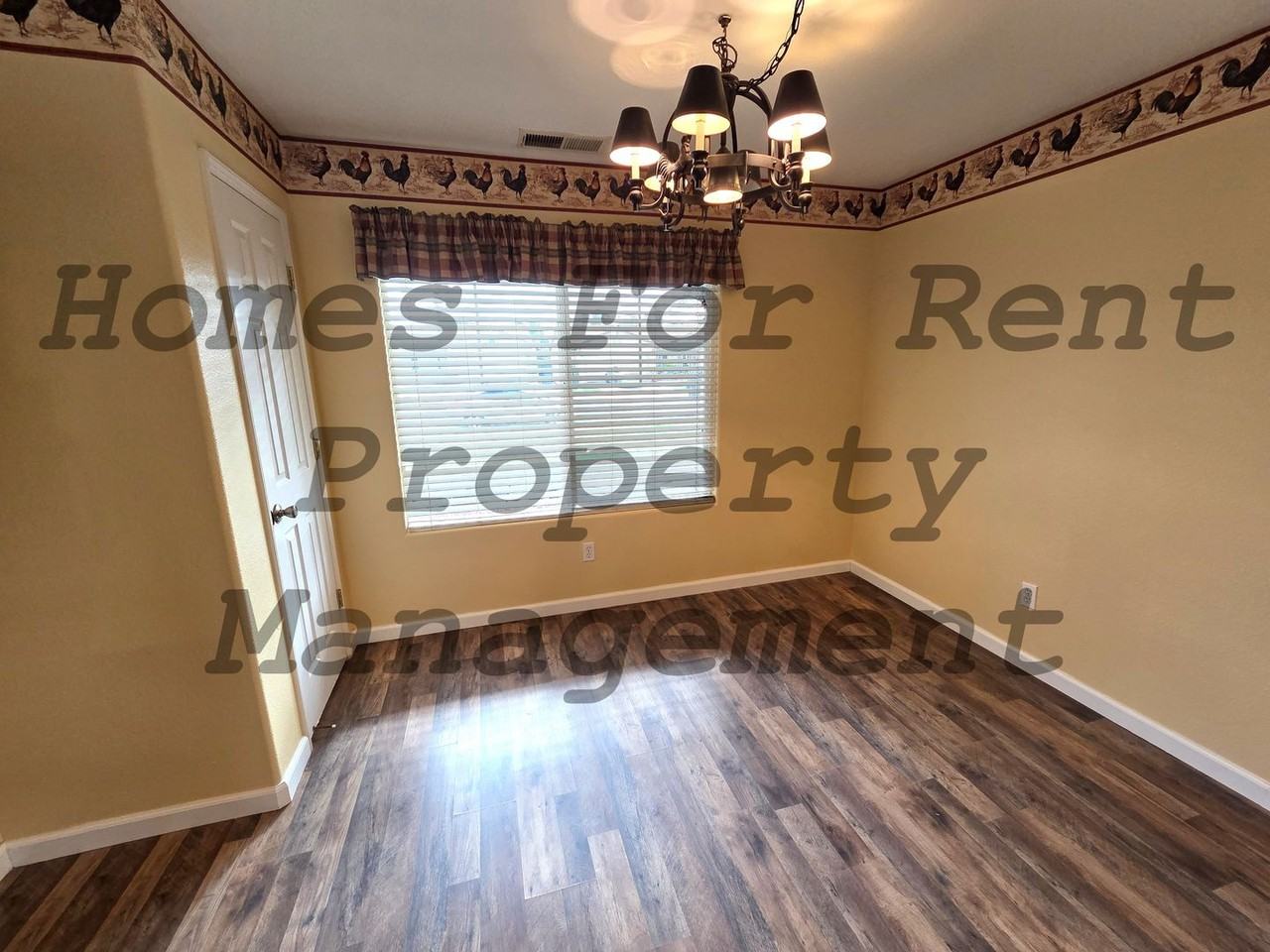 1914 Pioneer Ave - Photo 3 of 14