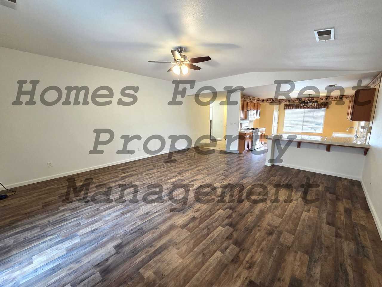 1914 Pioneer Ave - Photo 6 of 14