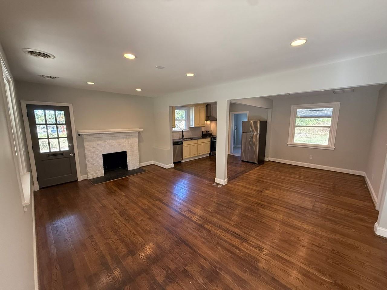 5816 Hull Street Rd - Photo 3 of 26