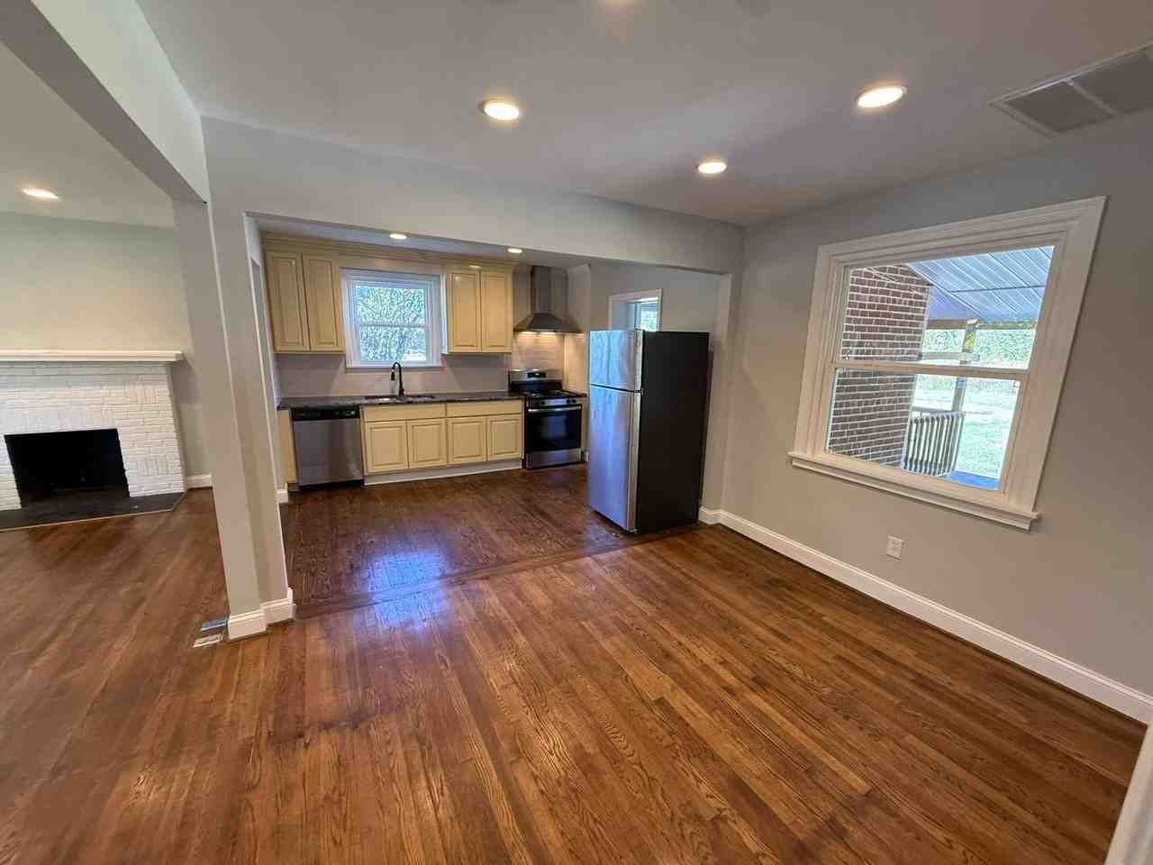 5816 Hull Street Rd - Photo 5 of 26
