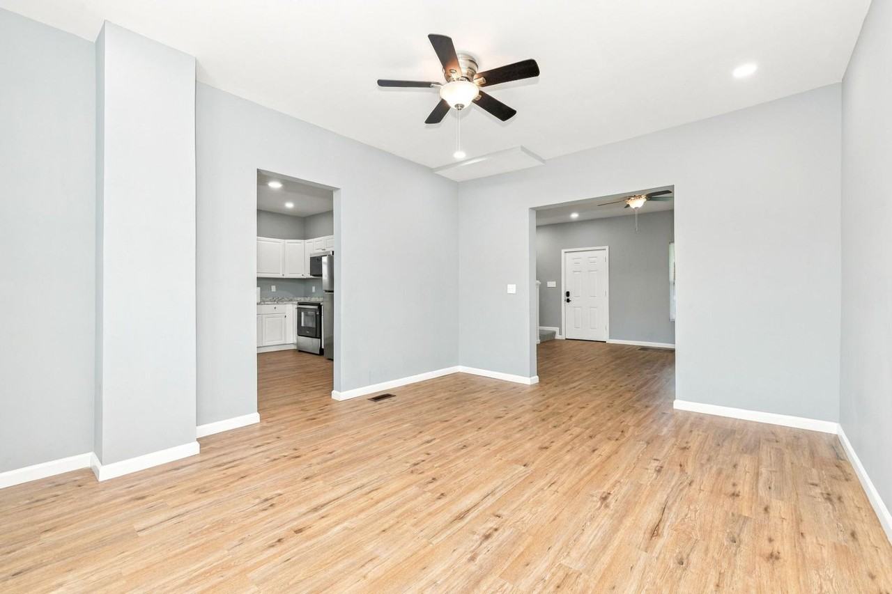 102 Brooklyn Ave - Photo 5 of 10