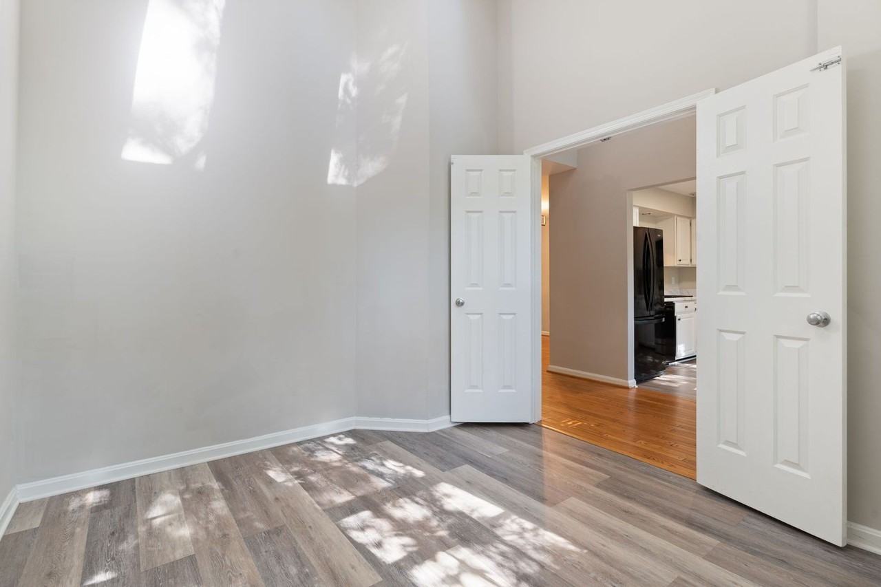 8108 Clifforest Dr - Photo 5 of 39