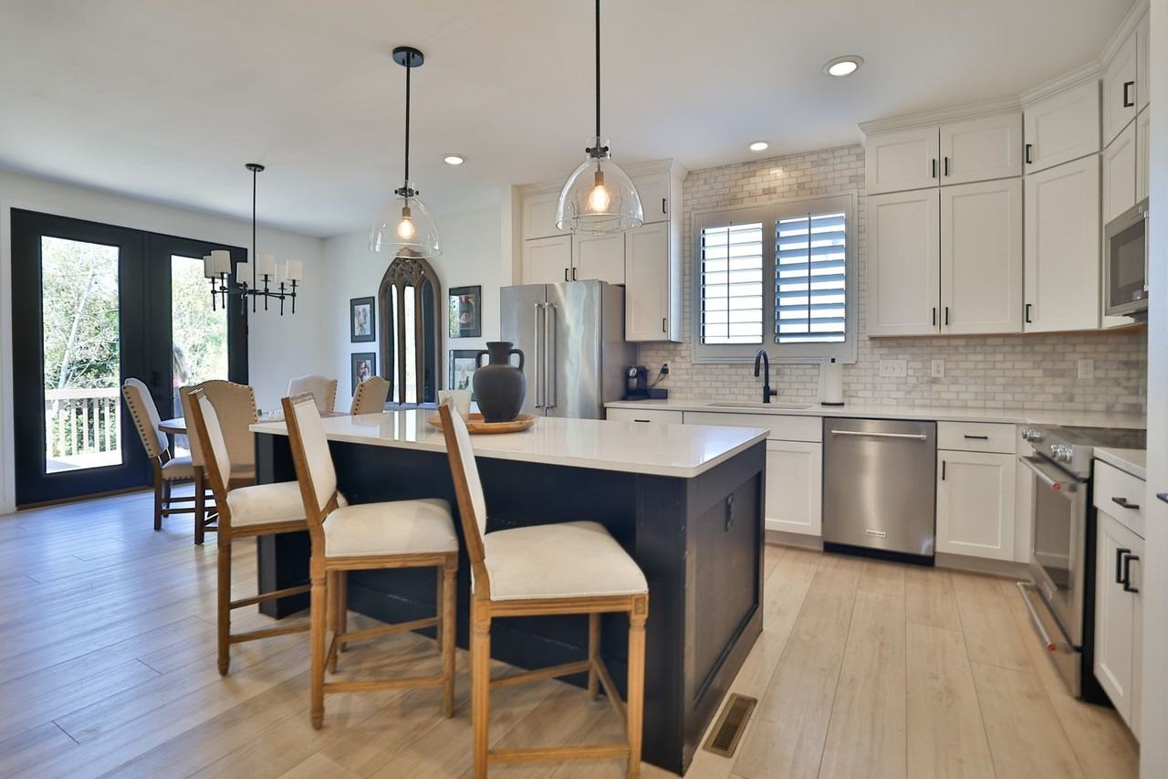 218 Grand Rapids Ln - Photo 2 of 50