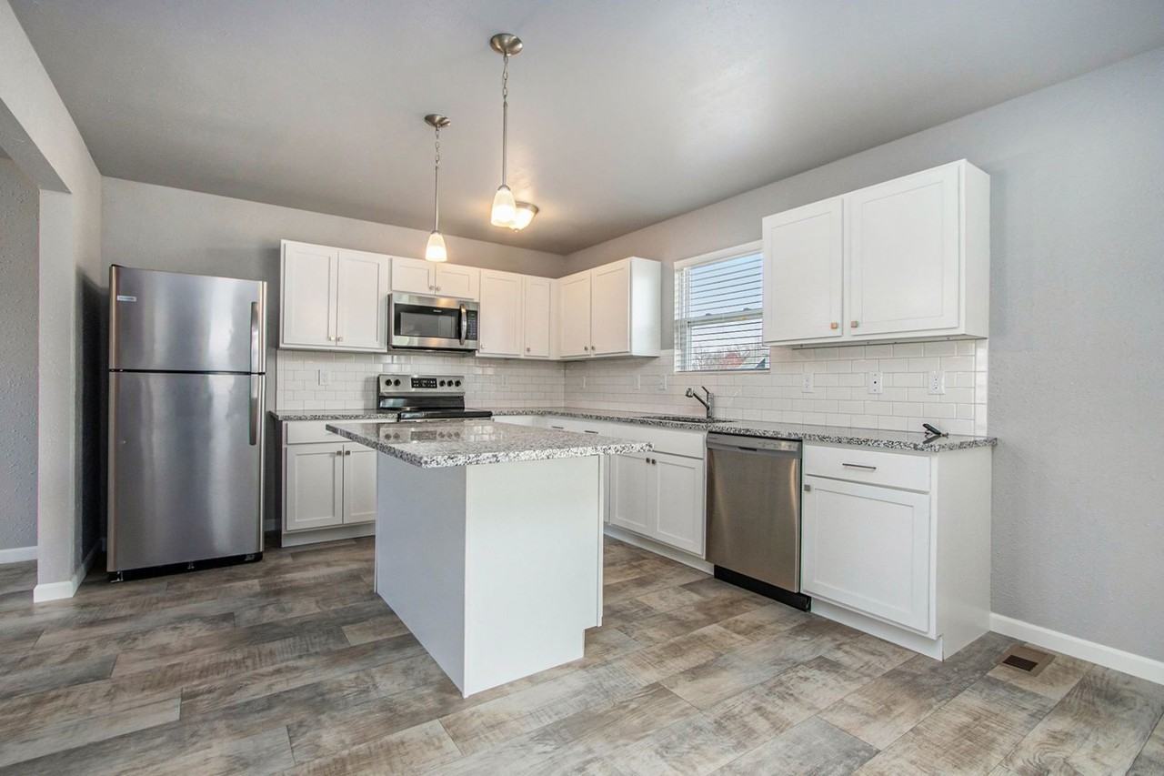 6841 Jacktown Dr - Photo 2 of 22