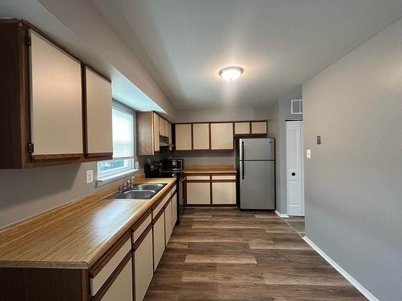 1110 Harford Ave - Photo 2 of 12