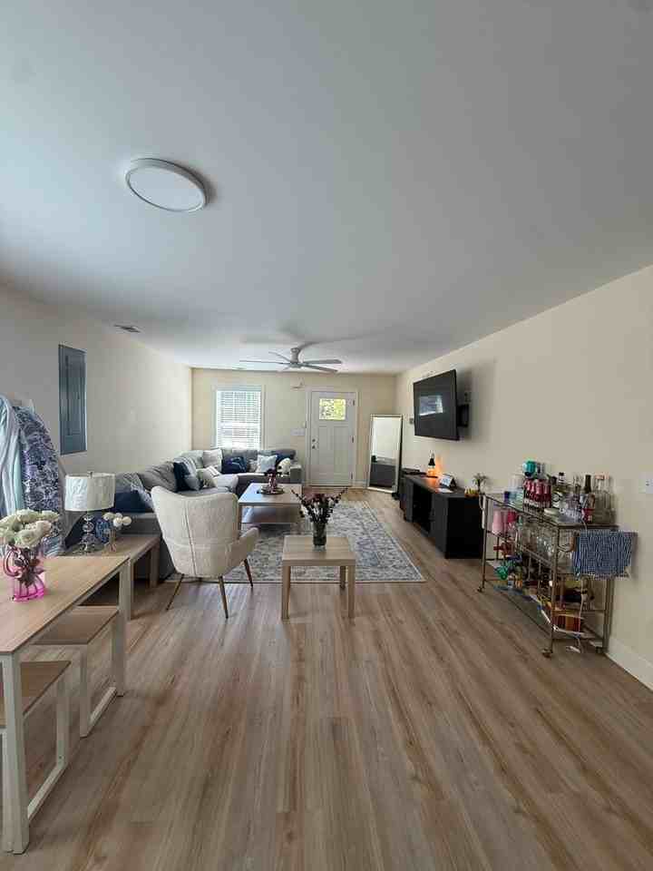 626 Addison Ave - Photo 3 of 10