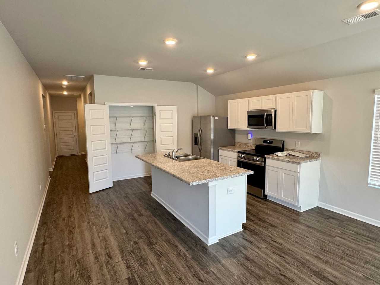 244 Willow Rd - Photo 5 of 15