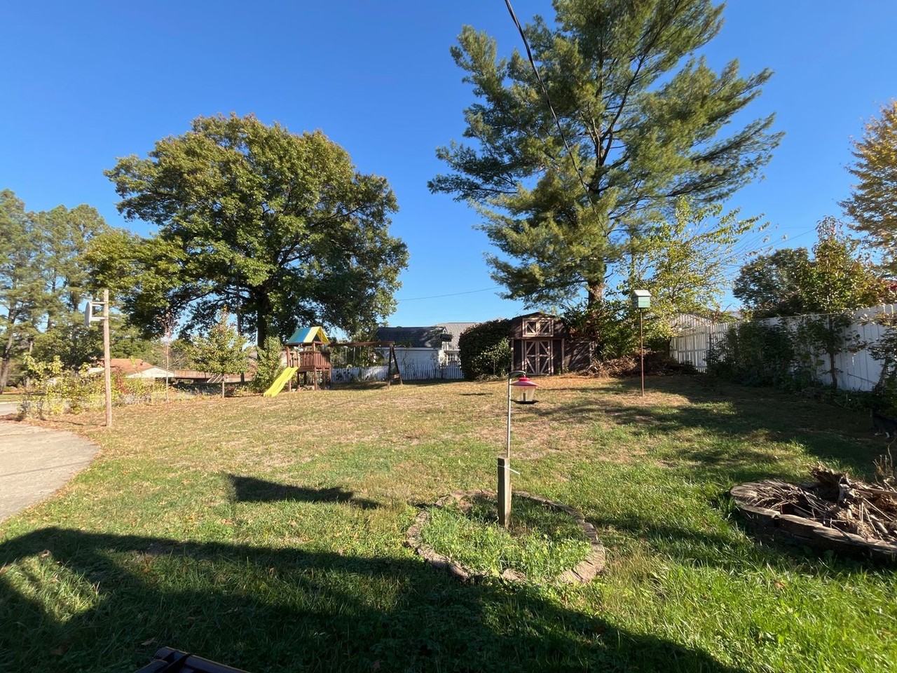 801 Gloucester Dr - Photo 3 of 4