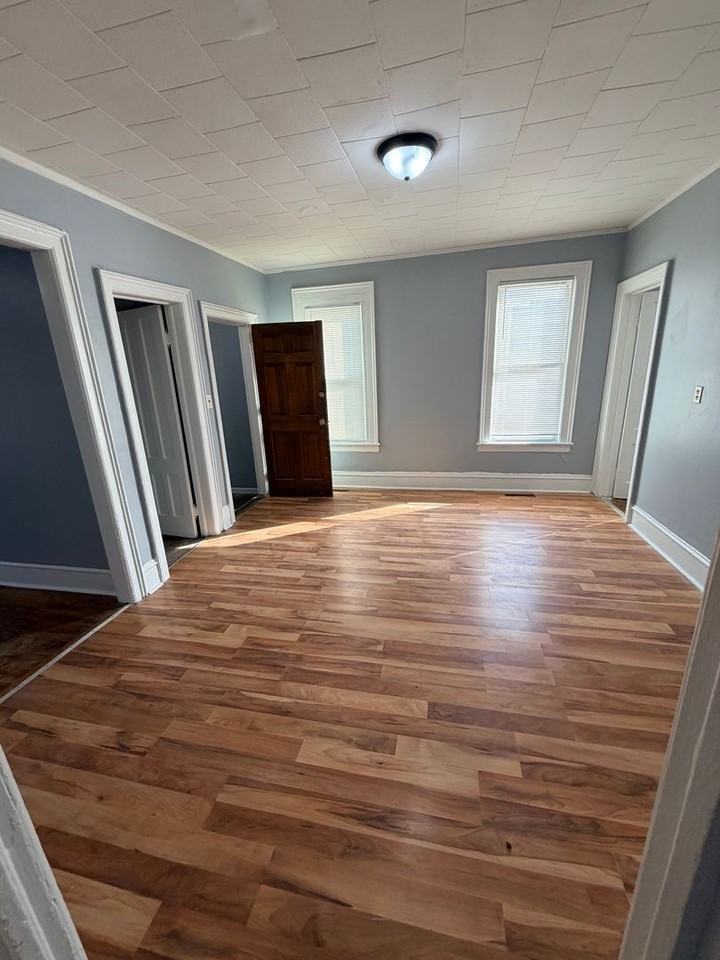 1321 N State St - Photo 2 of 29