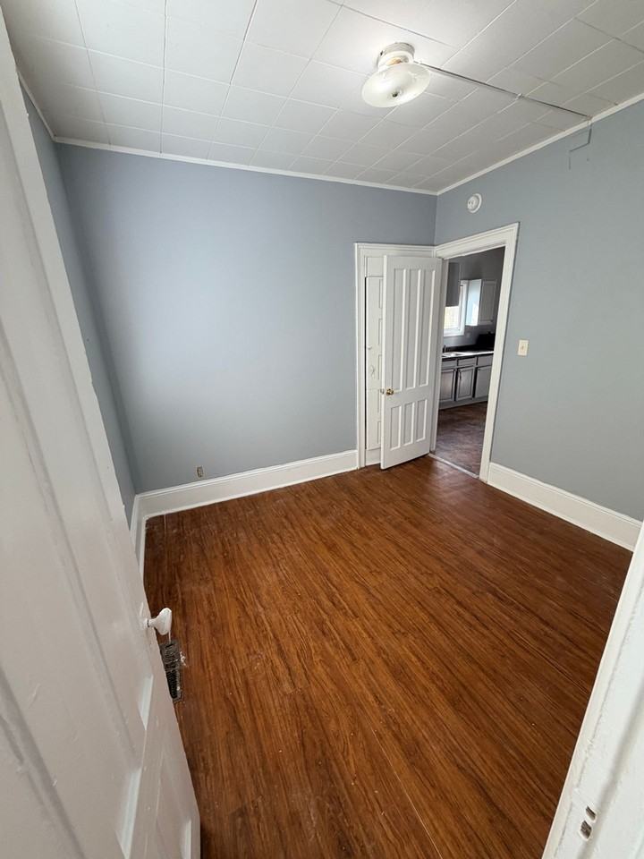 1321 N State St - Photo 7 of 29