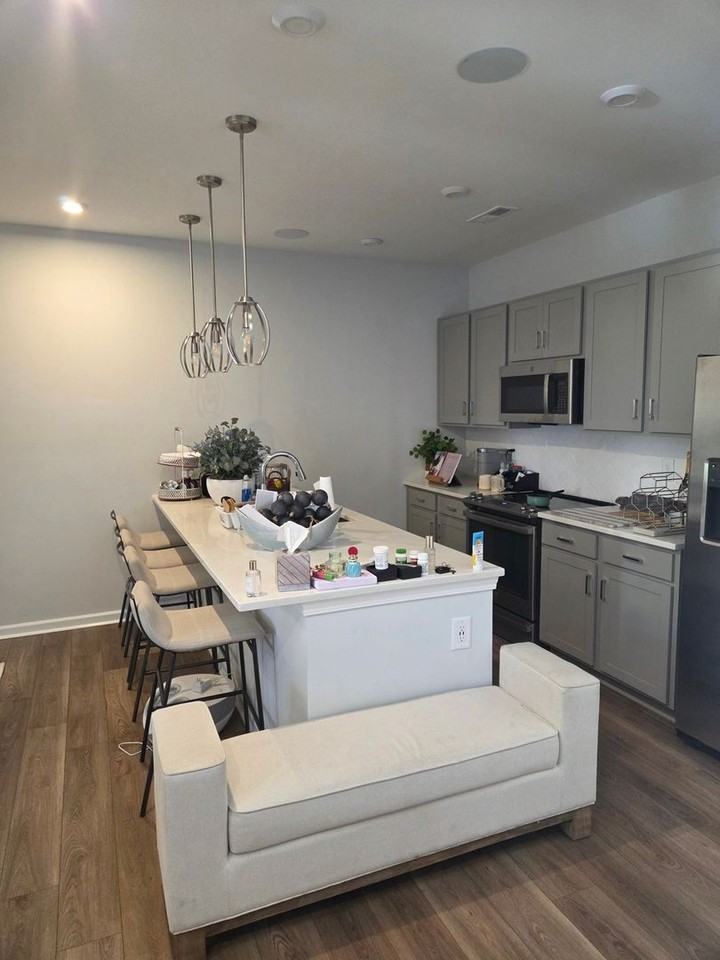 6037 Longar Ln - Photo 2 of 11