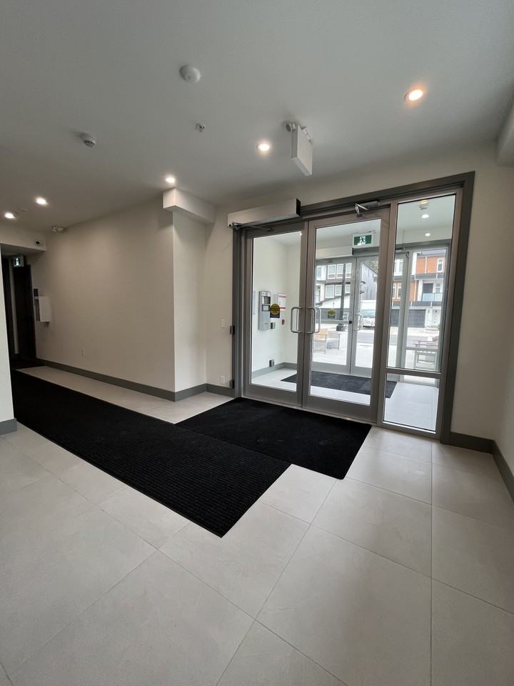 11779 Burnett Street - Photo 6 of 10