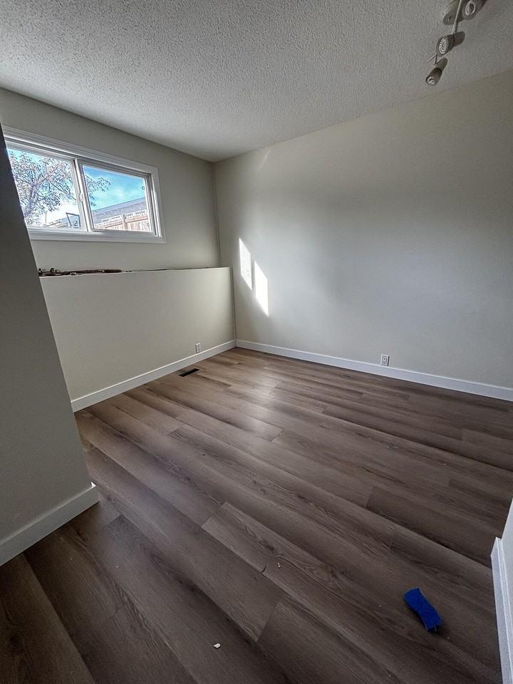 39 Hamilton Cres Nw - Photo 6 of 8