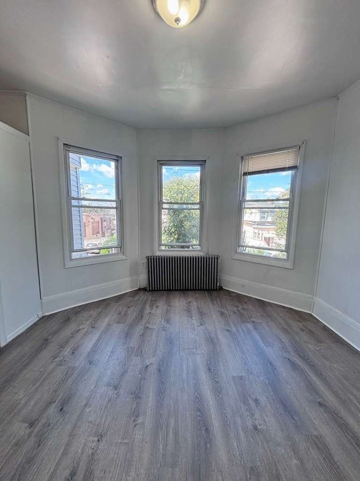 31 E 13th St #2 - Photo 6 of 10