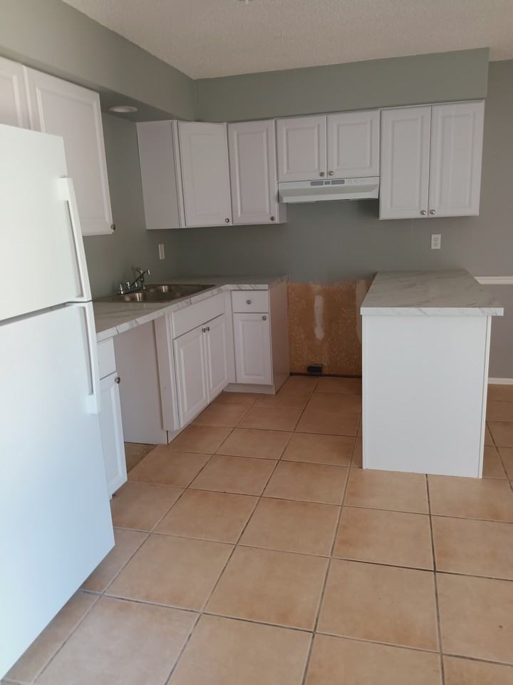 1334 London Ave #1334 - Photo 2 of 12