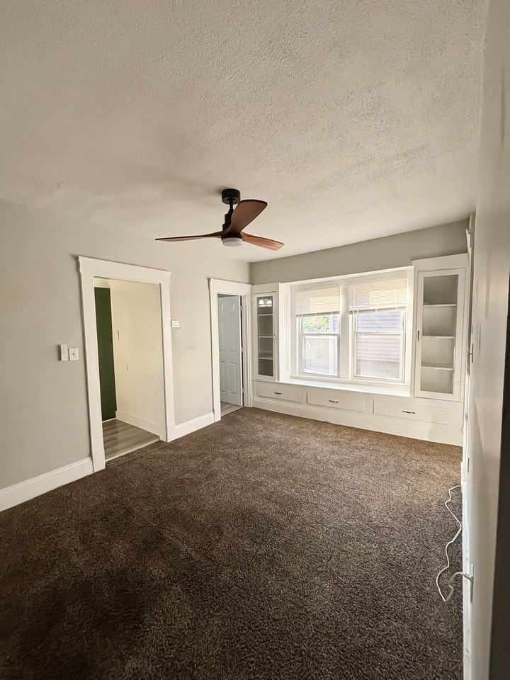 3001 W 11th St #3001 - Photo 5 of 20