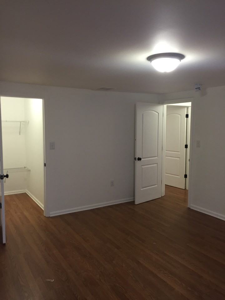 147 W Washington Ave #NA - Photo 7 of 12