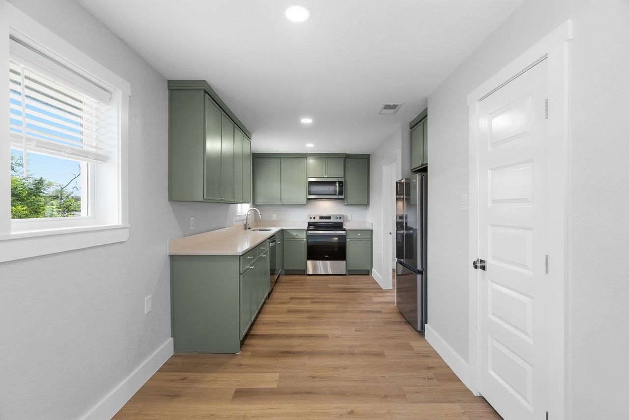 506 Rogers Way #NA - Photo 2 of 15