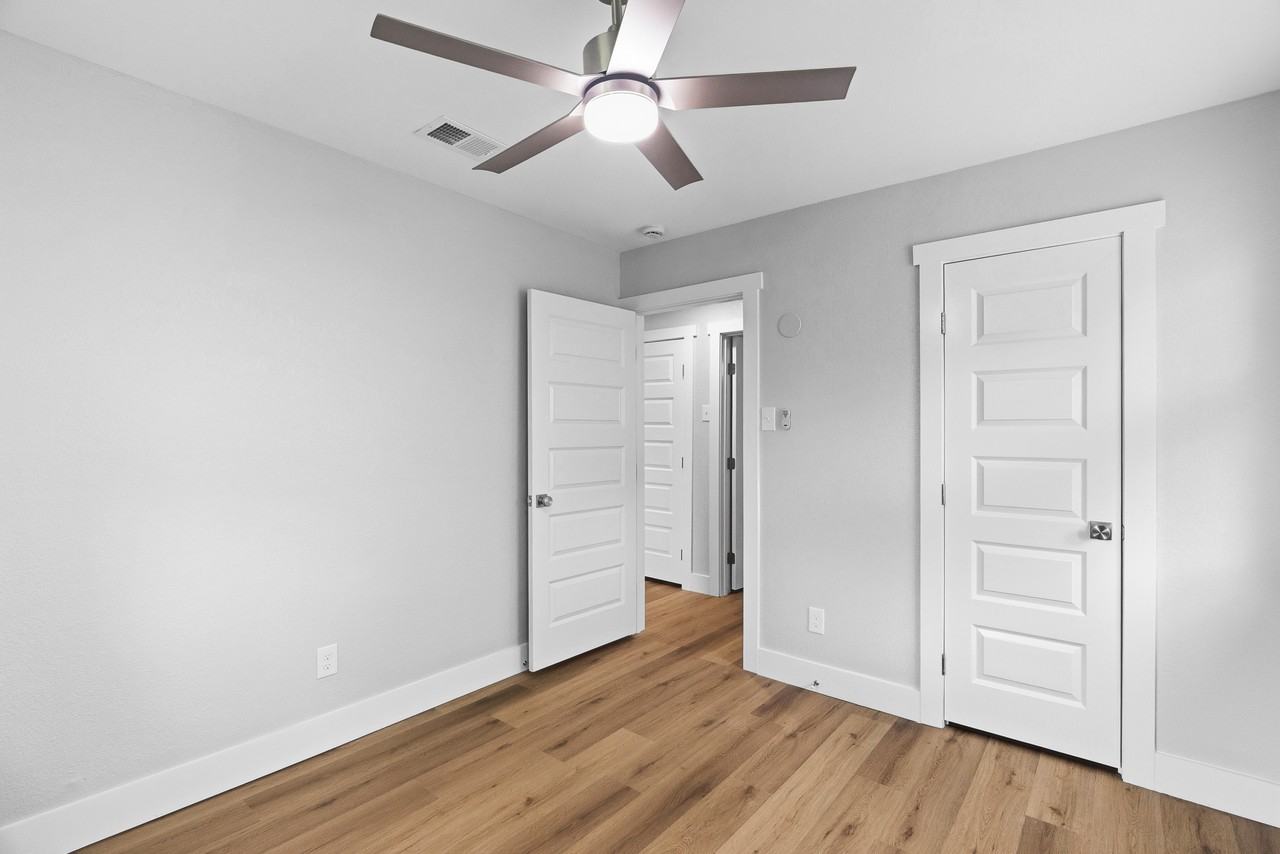 506 Rogers Way #NA - Photo 3 of 15