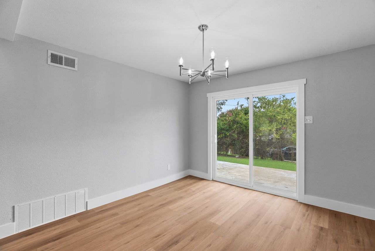 506 Rogers Way #NA - Photo 4 of 15