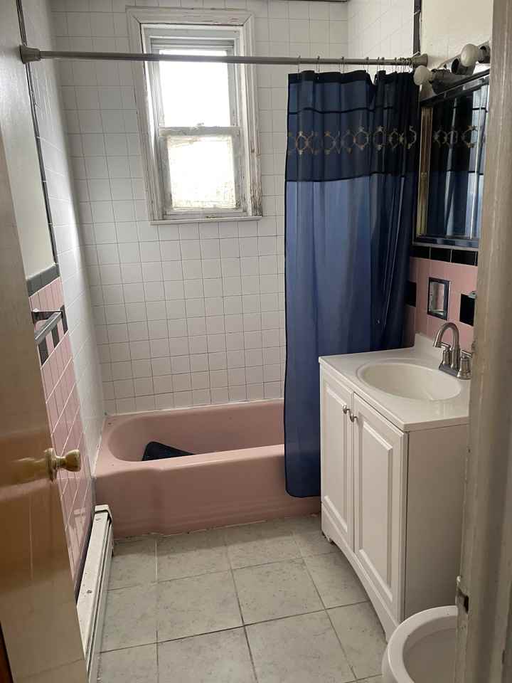 161 W 20th St #2 - Photo 2 of 5