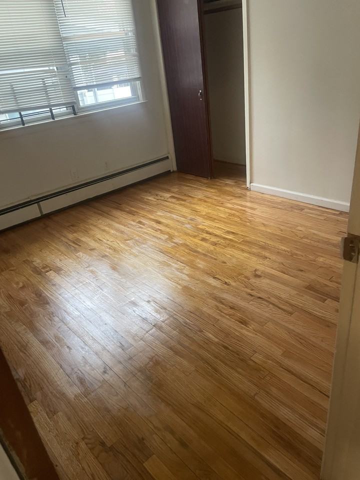 161 W 20th St #2 - Photo 4 of 5