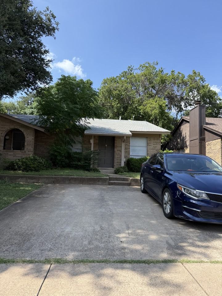 2209 Viewtop Ln #A - Photo 2 of 36