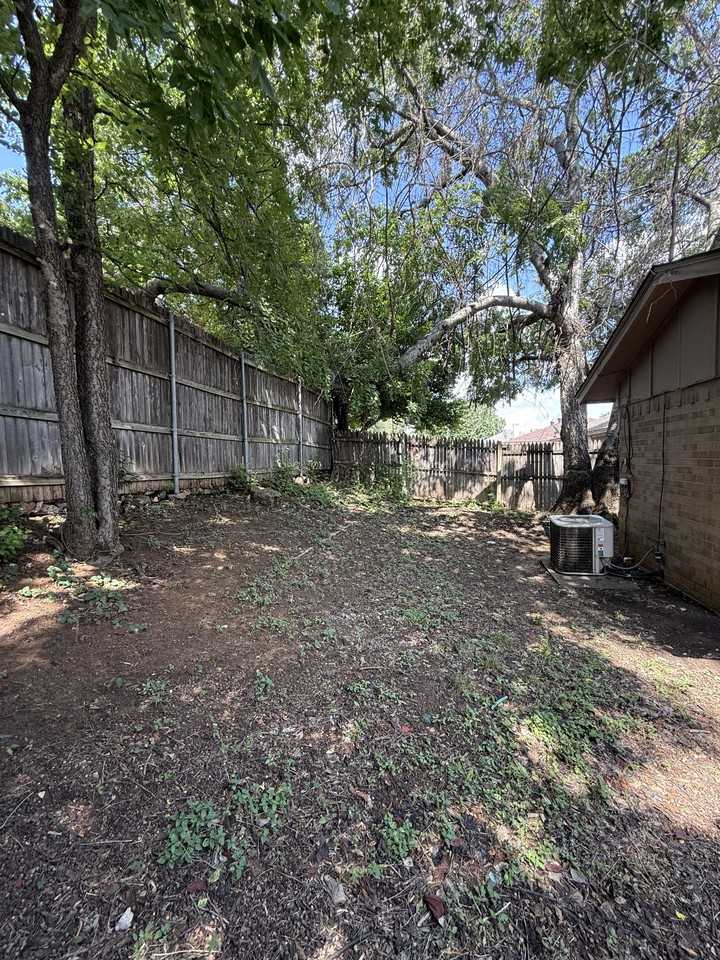 2209 Viewtop Ln #A - Photo 4 of 36