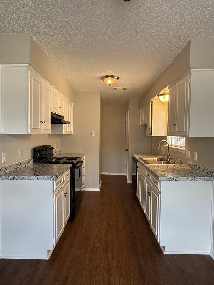 2209 Viewtop Ln #A - Photo 6 of 36