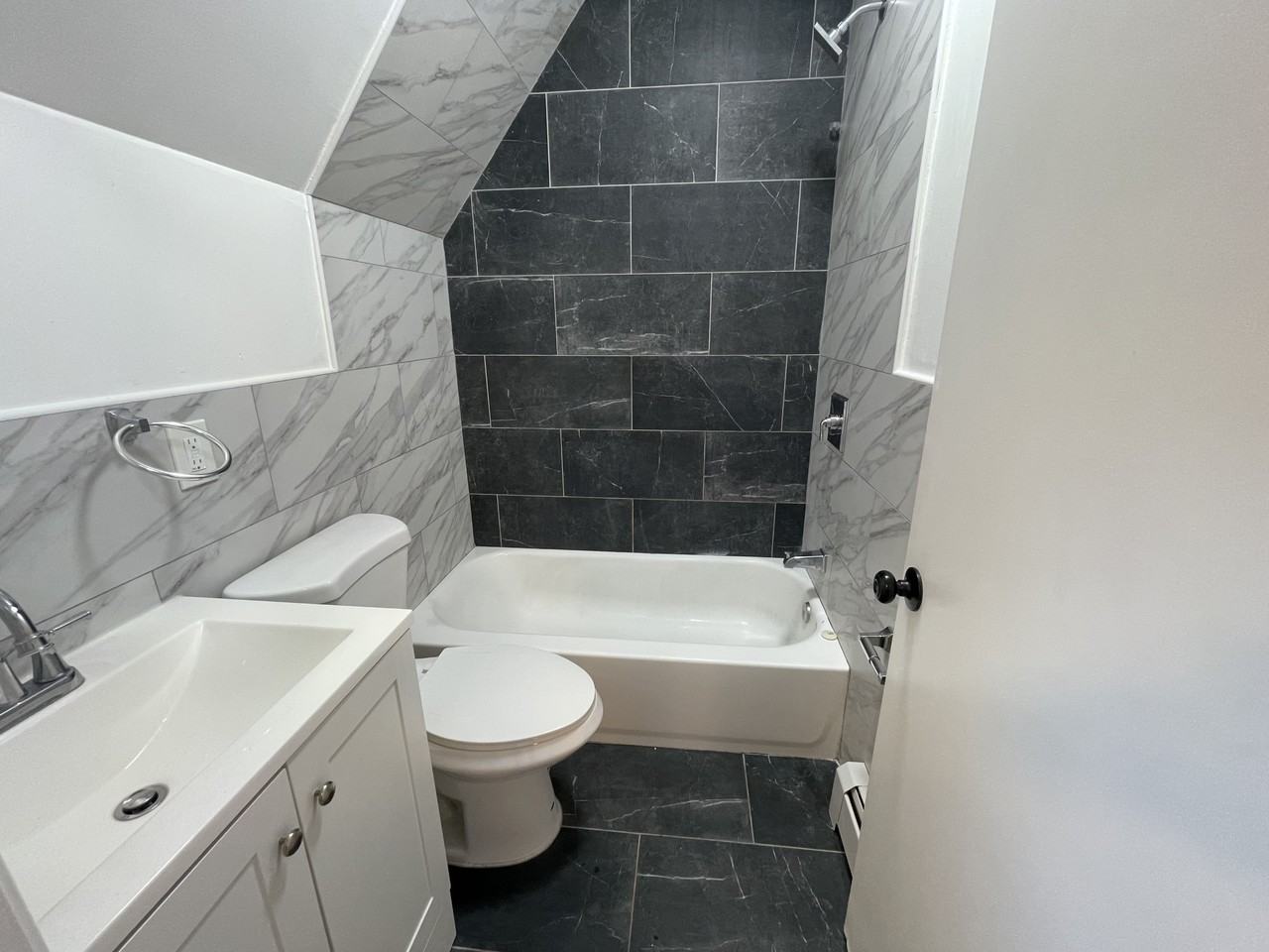 484 Avon Ave #3 - Photo 2 of 11