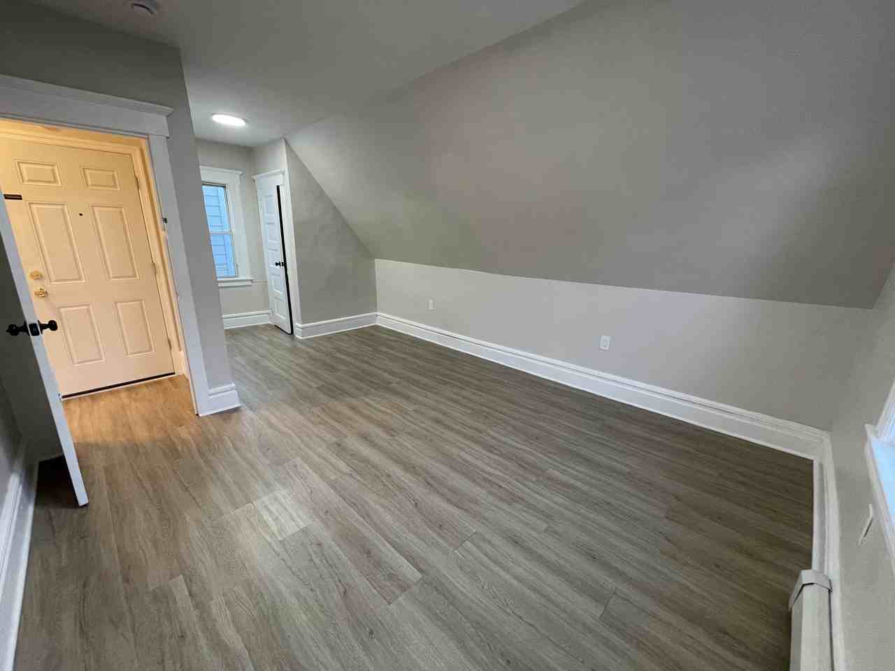 484 Avon Ave #3 - Photo 4 of 11