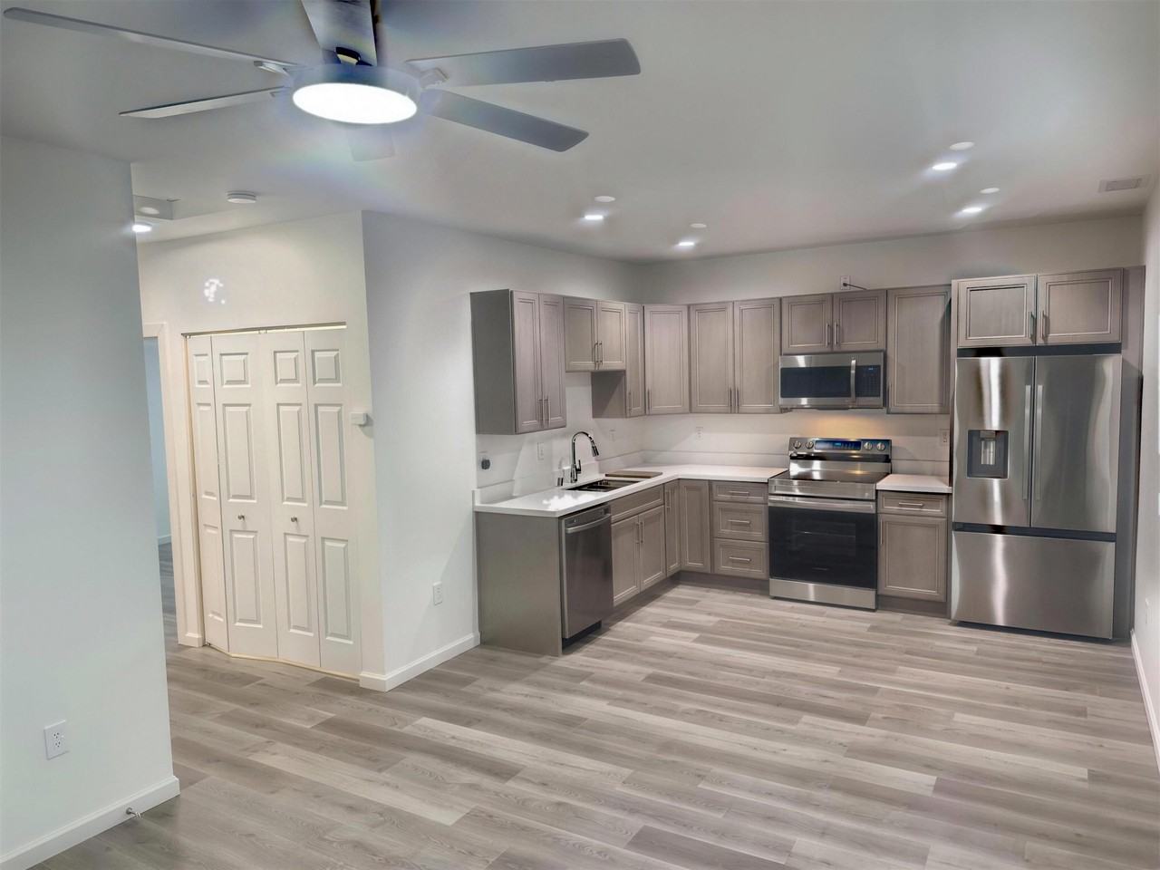 4718 Santa Rosita Ct #NA - Photo 2 of 13