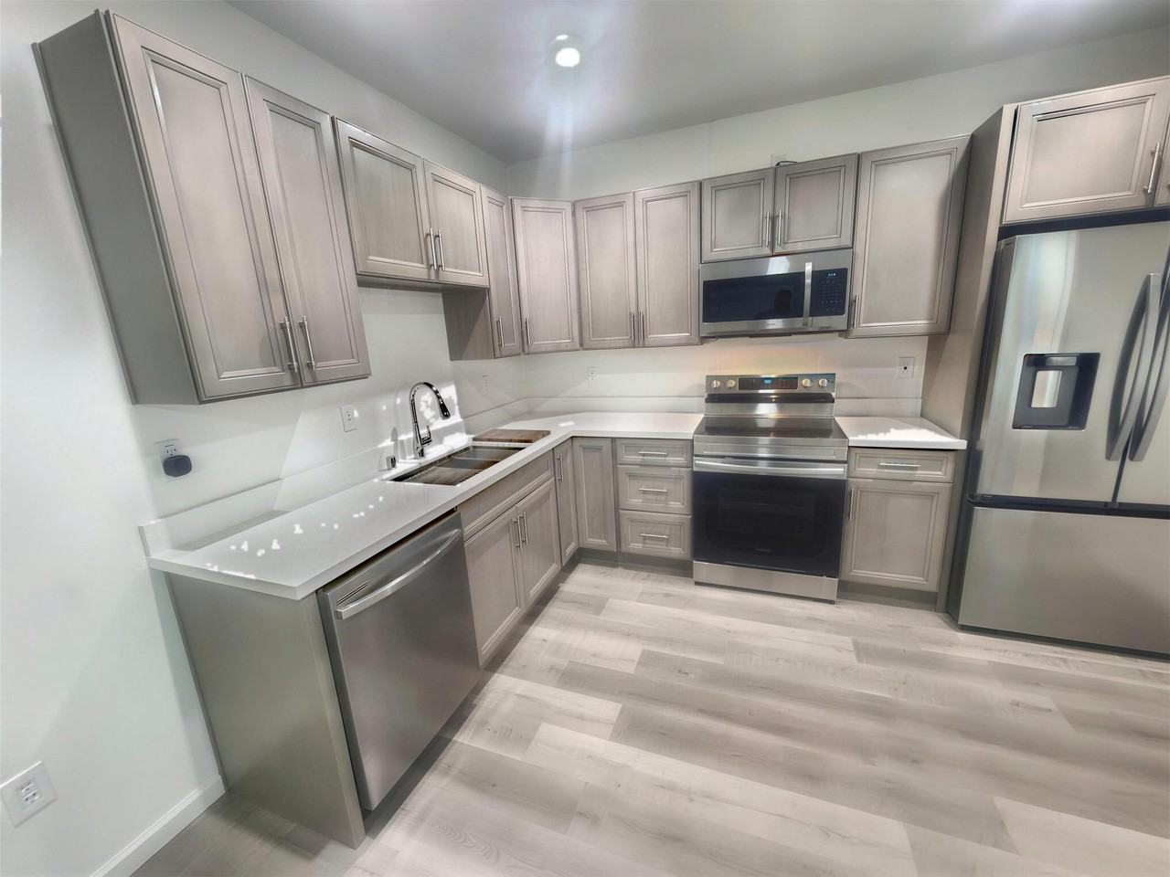 4718 Santa Rosita Ct #NA - Photo 3 of 13