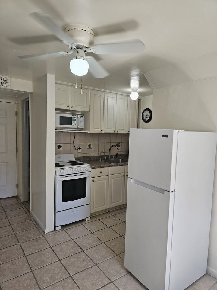 329 Madison Ave #3 - Photo 4 of 6