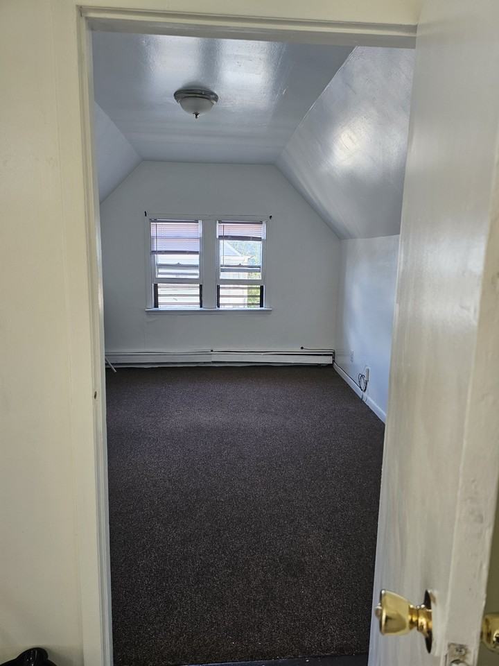 329 Madison Ave #3 - Photo 5 of 6