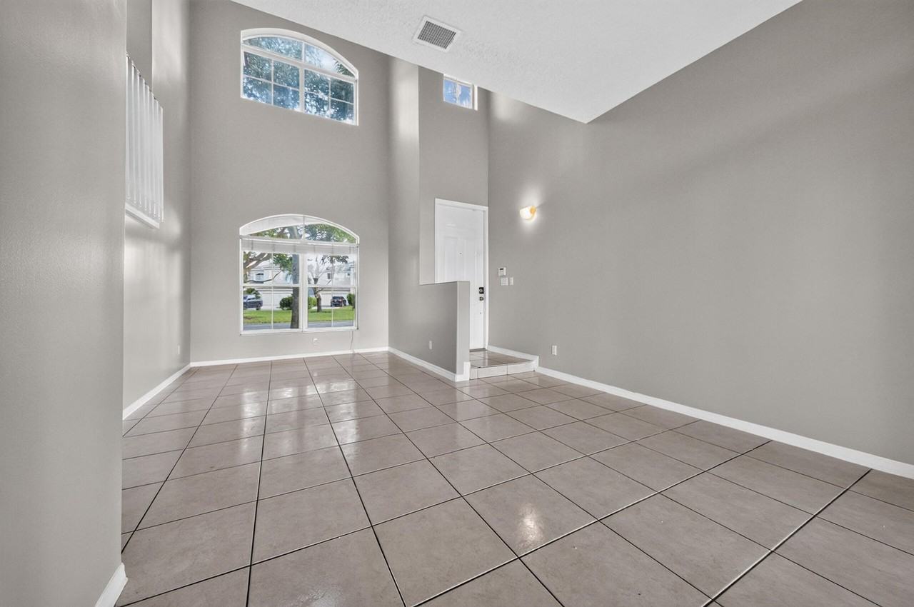 7758 Northwest 17th Place - Photo 5 of 22