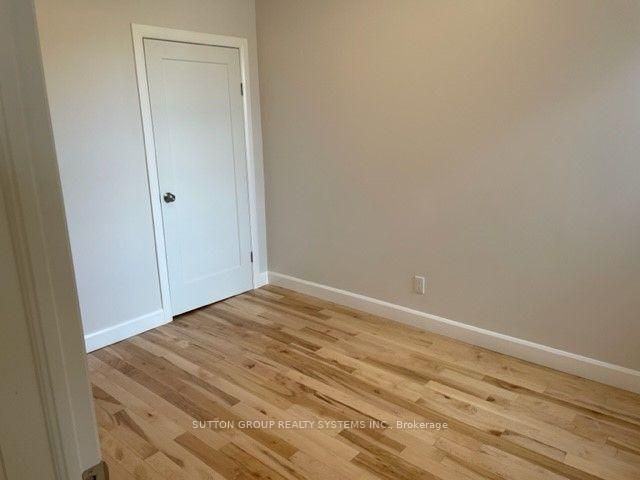 127 Bristol Avenue #Main - Photo 5 of 10