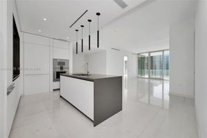 featured image of Biscayne Blvd Way & SE 2nd Ave