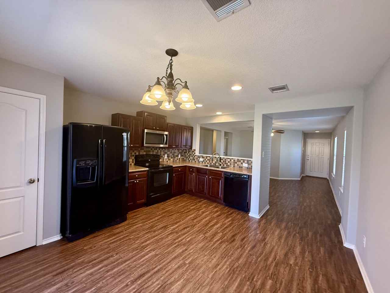 2319 Mccombs St #1 - Photo 5 of 23
