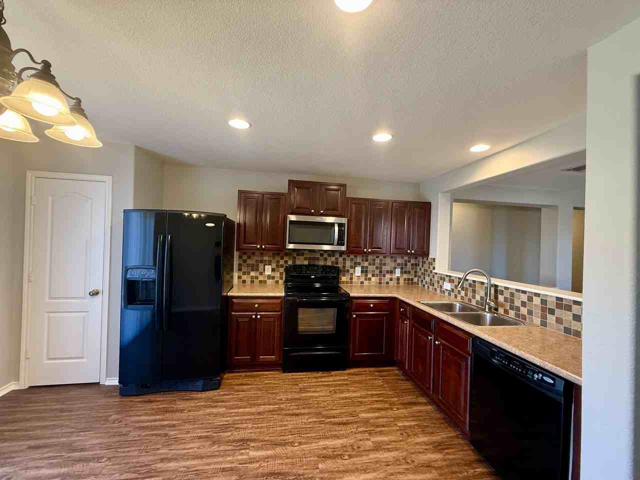 2319 Mccombs St #1 - Photo 6 of 23