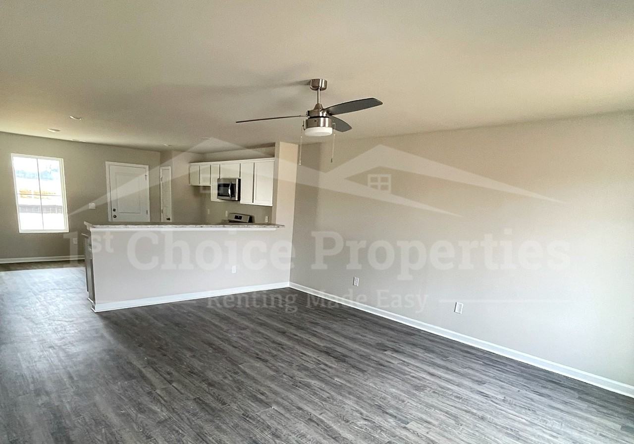 1620 Dryden St Se #1 - Photo 5 of 22