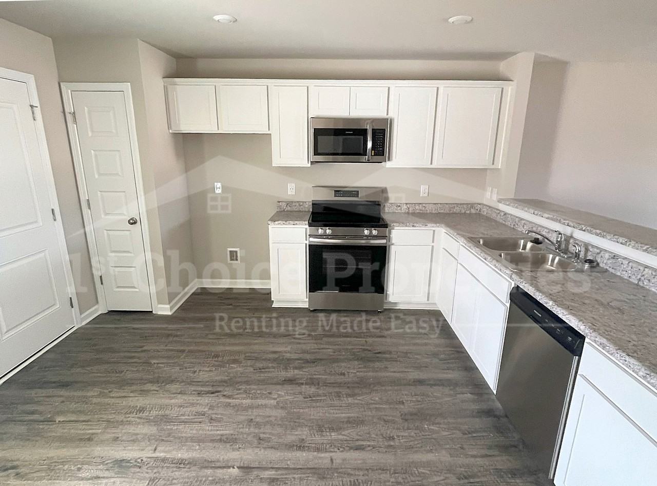 1620 Dryden St Se #1 - Photo 7 of 22