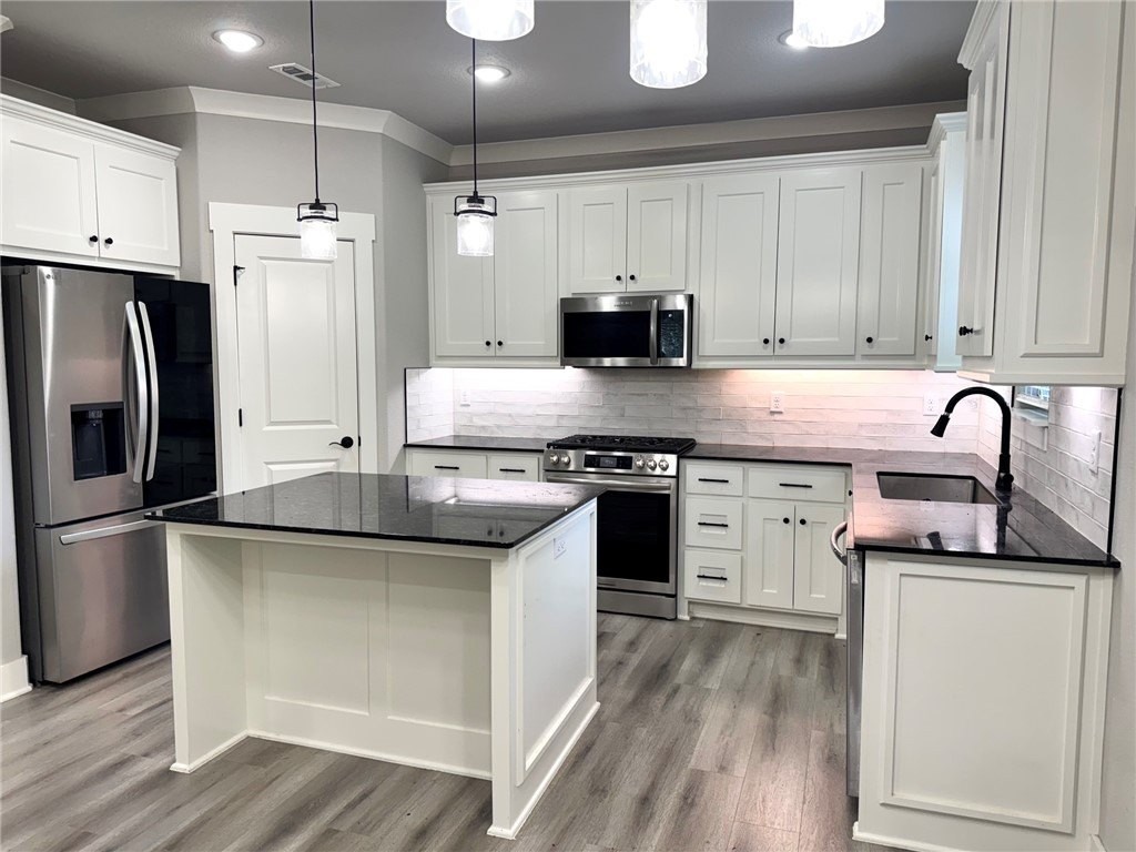 16 Renfrew Ln - Photo 5 of 14