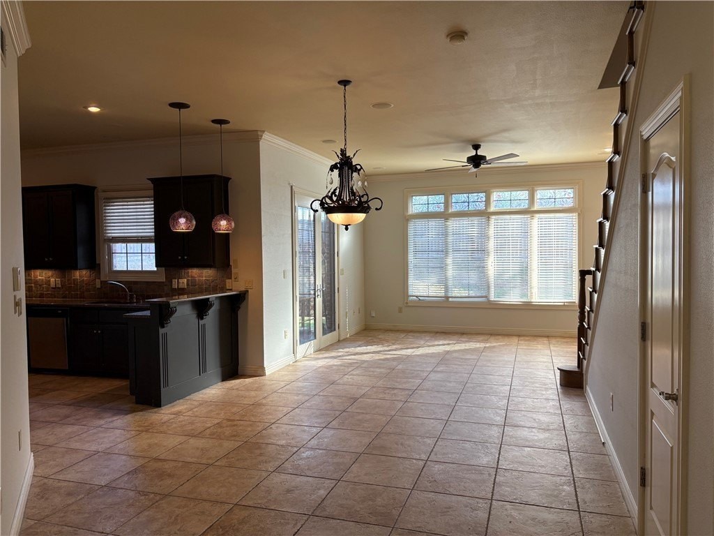2641 S Everest Ave - Photo 3 of 11