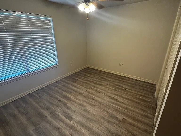 1760 N Chestnut Ave - Photo 4 of 8