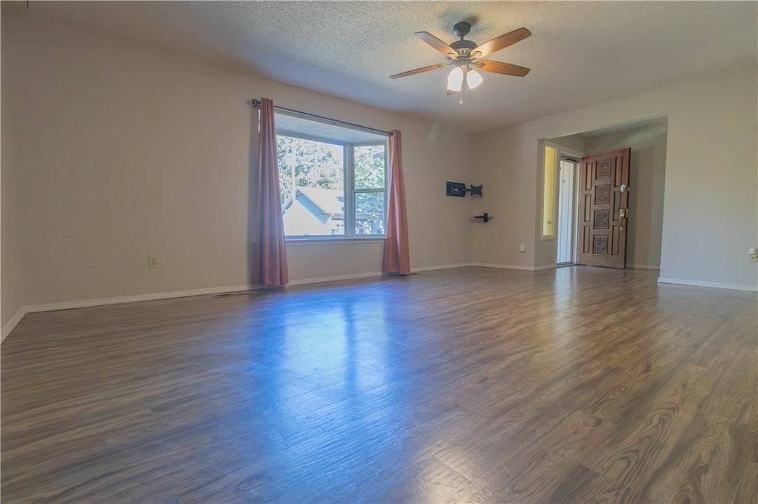 3 Salford Ln - Photo 2 of 19