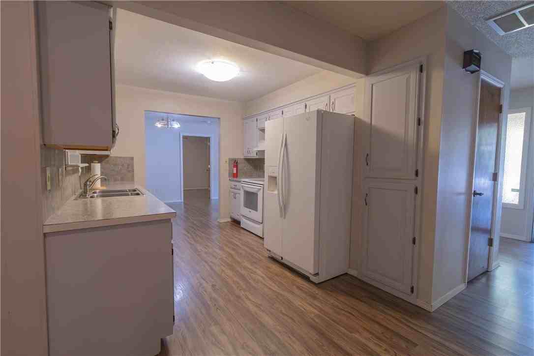 3 Salford Ln - Photo 5 of 19